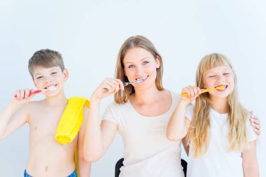 Diş fırçalama aile
