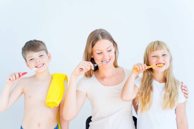 Diş fırçalama aile