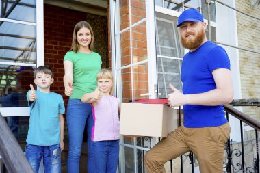 Teslimatçı kutuları teslim