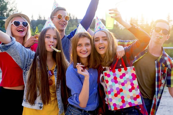 Έφηβοι πάρτι — Φωτογραφία Αρχείου