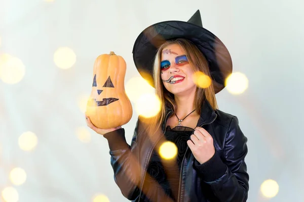 Pessoas em trajes de Halloween — Fotografia de Stock