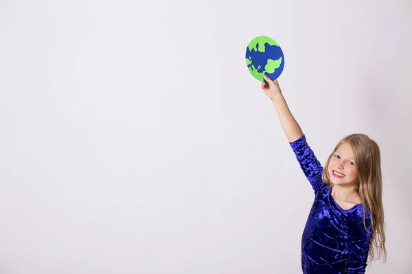 Los niños con un globo — Foto de Stock