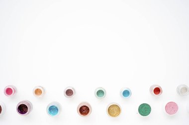 beyaz zemin üzerinde kozmetik