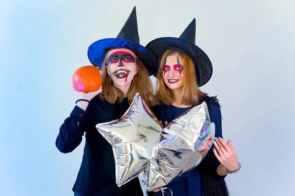 Pessoas em trajes de Halloween — Fotografia de Stock