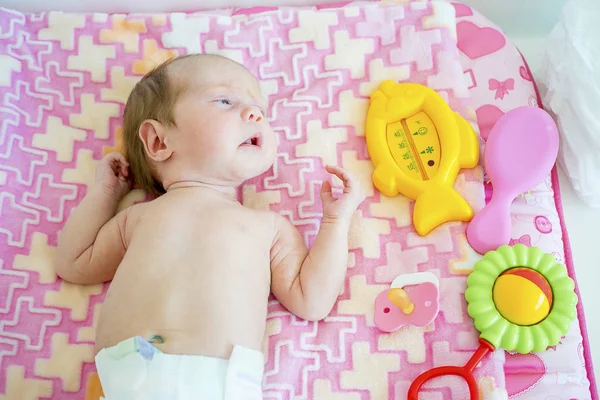 Retrato de um bebê recém-nascido — Fotografia de Stock