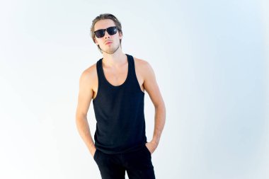 yakışıklı erkek modeli