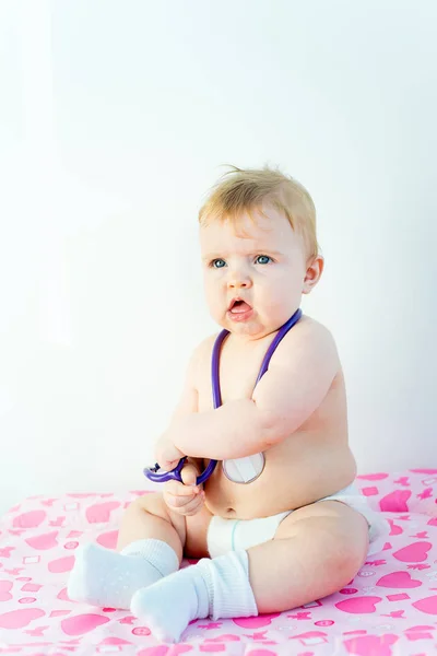 Bambino da un medico — Foto Stock