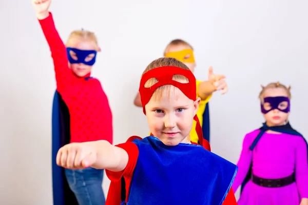 Друзья детей супергероев — стоковое фото