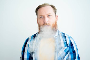 Adam bir vape Sigara