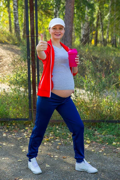 Mulheres grávidas exercitando — Fotografia de Stock
