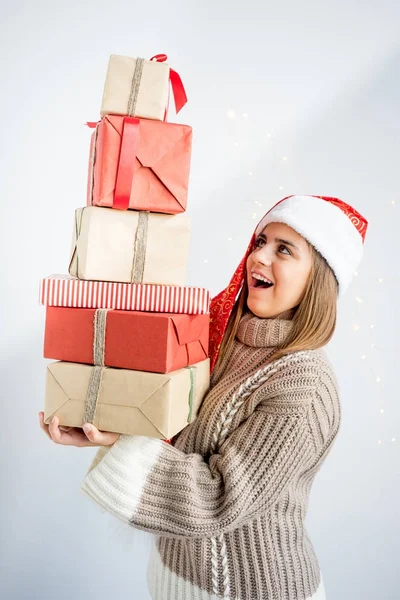 Chica con gorra de Navidad —  Fotos de Stock