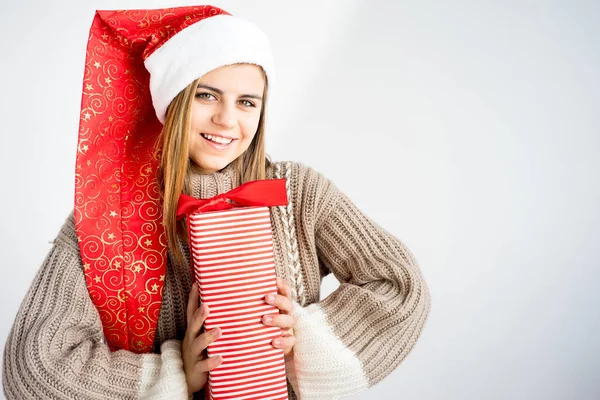 Chica con gorra de Navidad —  Fotos de Stock