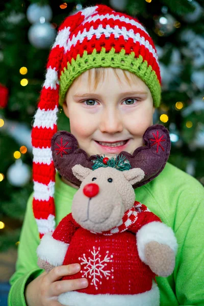 Kid святкування Різдва — стокове фото
