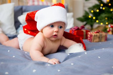 Bebek yılbaşı şapkası