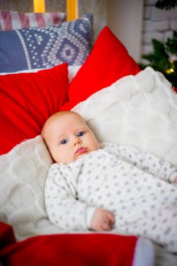 Bebek yılbaşı şapkası