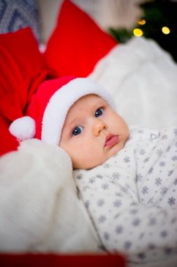 Bebek yılbaşı şapkası