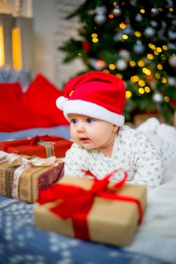 Bebek yılbaşı şapkası