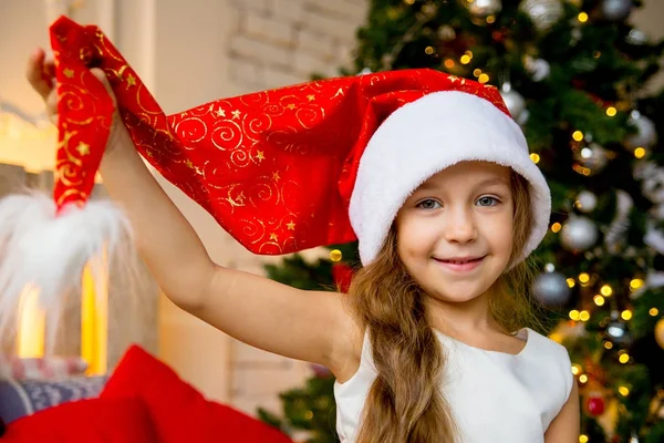 Meisje vieren van Kerstmis — Stockfoto