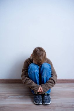 Çocuk istismarı ev