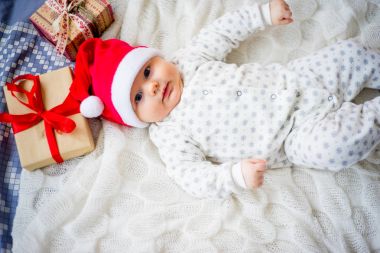 Bebek yılbaşı şapkası