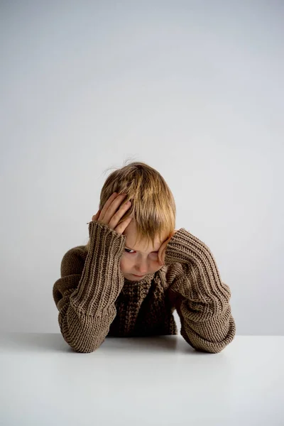 Abuso infantil en el hogar — Foto de Stock
