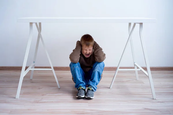 Child abuse at home — Stock Photo, Image