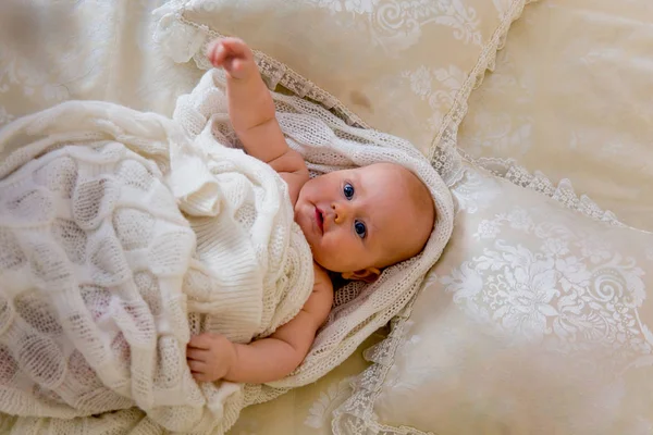 Cute little niemowlę — Zdjęcie stockowe