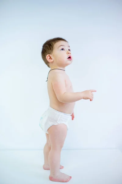 Bebê no fundo branco — Fotografia de Stock