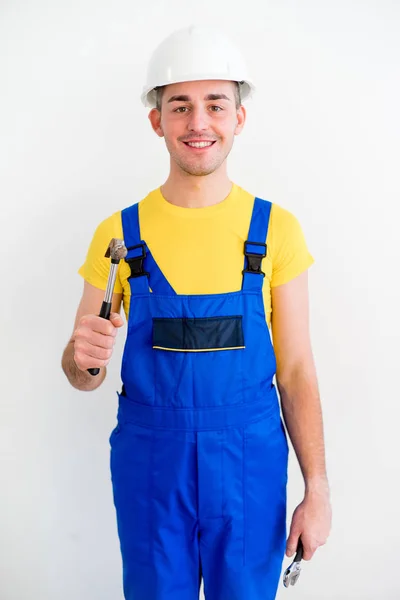 Manliga arbetstagare i hardhat — Stockfoto