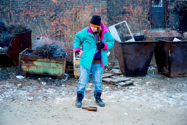 Homeless woman bum — Stock Photo, Image