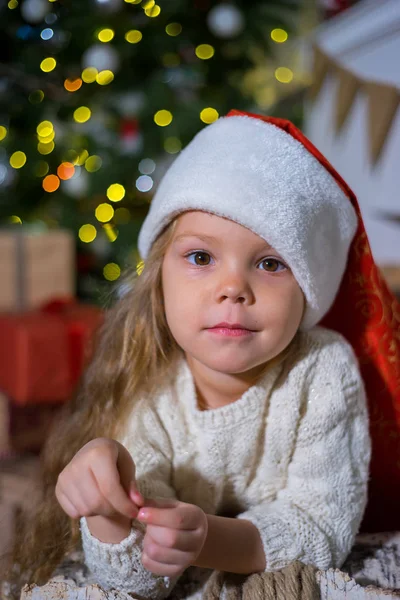 Niño celebrando la Navidad — Foto de Stock