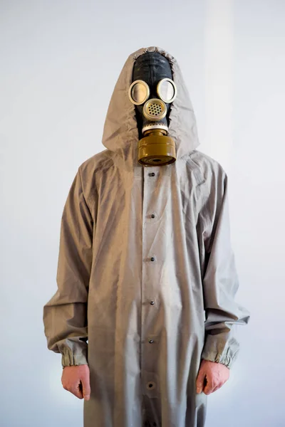 Pessoas com máscaras de gás — Fotografia de Stock