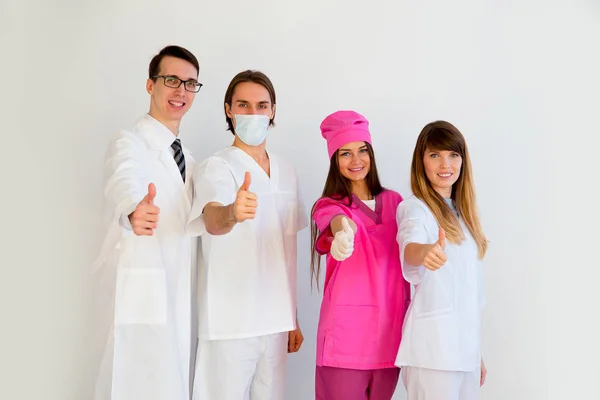 Médicos sobre fondo blanco — Foto de Stock