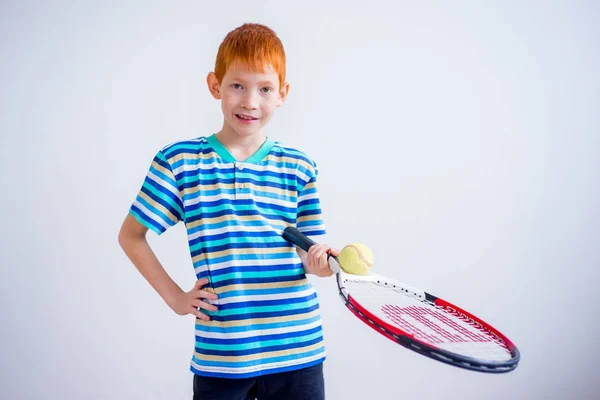 テニスをしている少年 — ストック写真