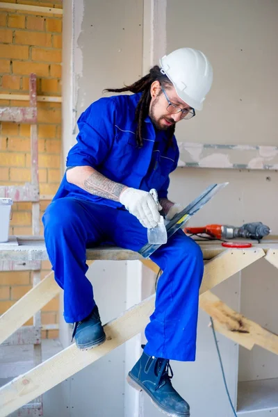 Arbeiter auf einer Baustelle — Stockfoto