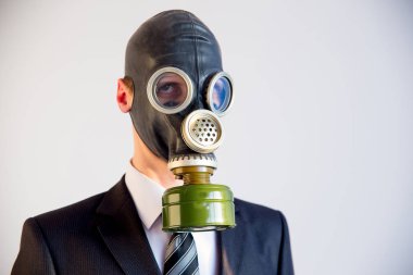Gaz Maskeli işadamı