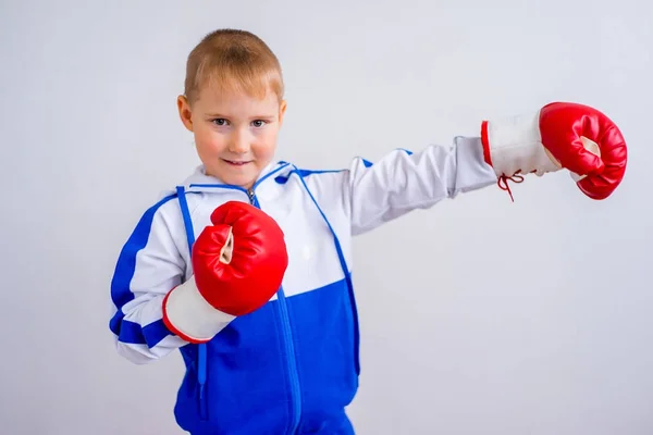 Rapaz boxe — Fotografia de Stock