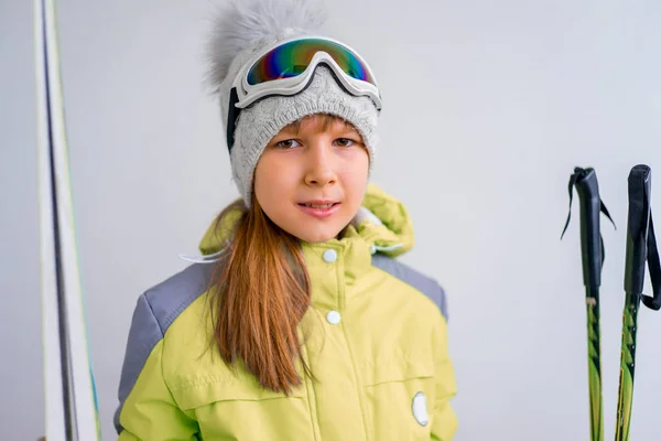 Jeune fille ski — Photo