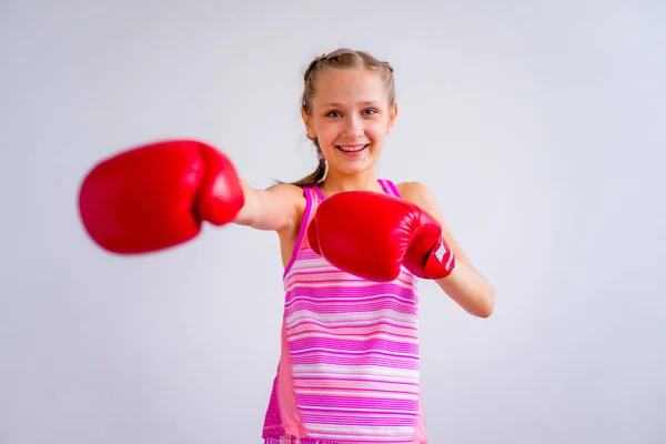 Dospívající dívka boxu — Stock fotografie