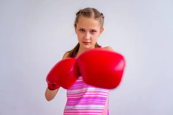 Dospívající dívka boxu — Stock fotografie