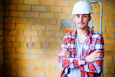 Teselli sahasında çalışan bir işçi