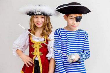 Çocuklar korsan kostüm