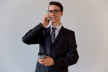 Beyaz arkaplan üzerinde iş adamı