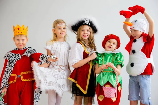 Kinderen kostuum partij — Stockfoto