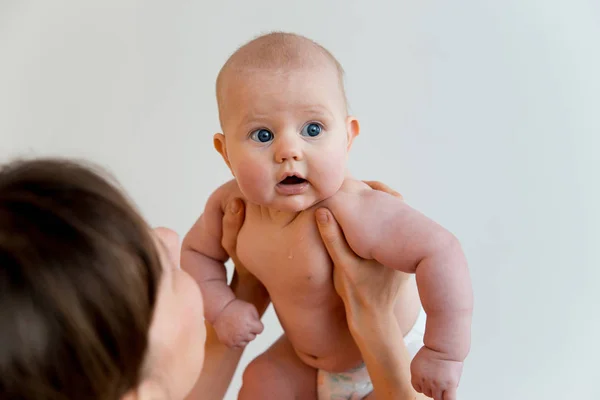 Новонародженого немовляти — стокове фото