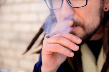 çıkmak yasaktır kavramı