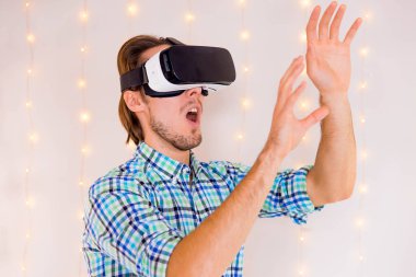 Adam Vr kulaklık