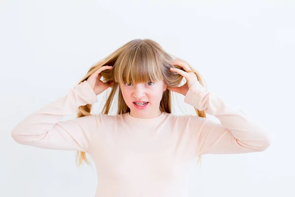 Chica mostrando emociones — Foto de Stock