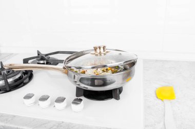 Fırında kızartma tavası.