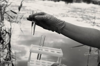 Bir su analiz için su deposu sınava.